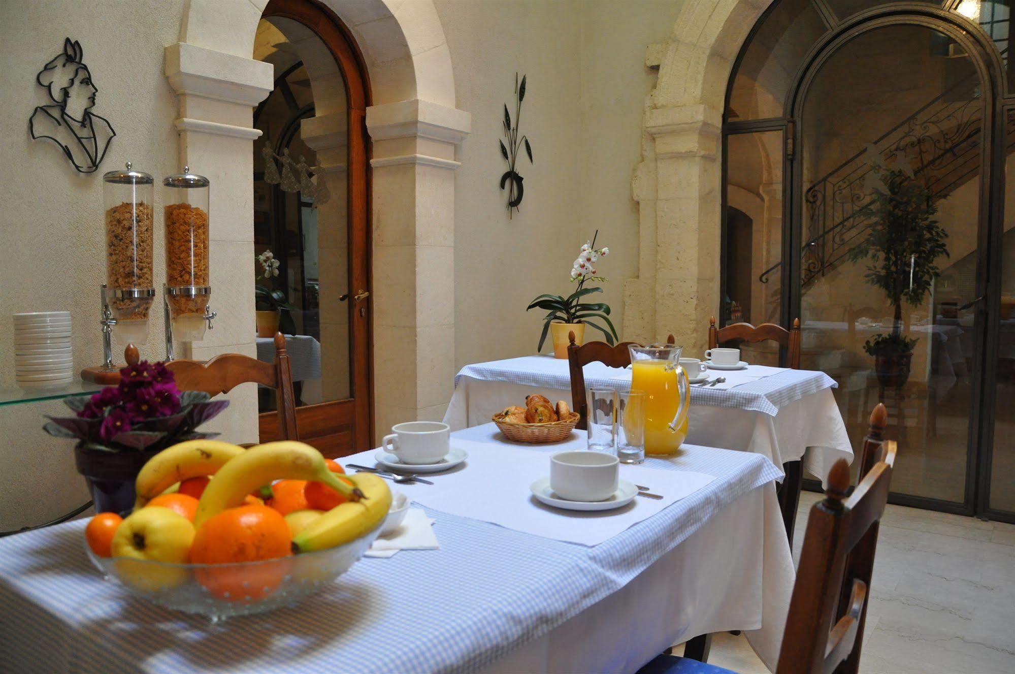 Les Echevins Hotel Тараскон Екстериор снимка