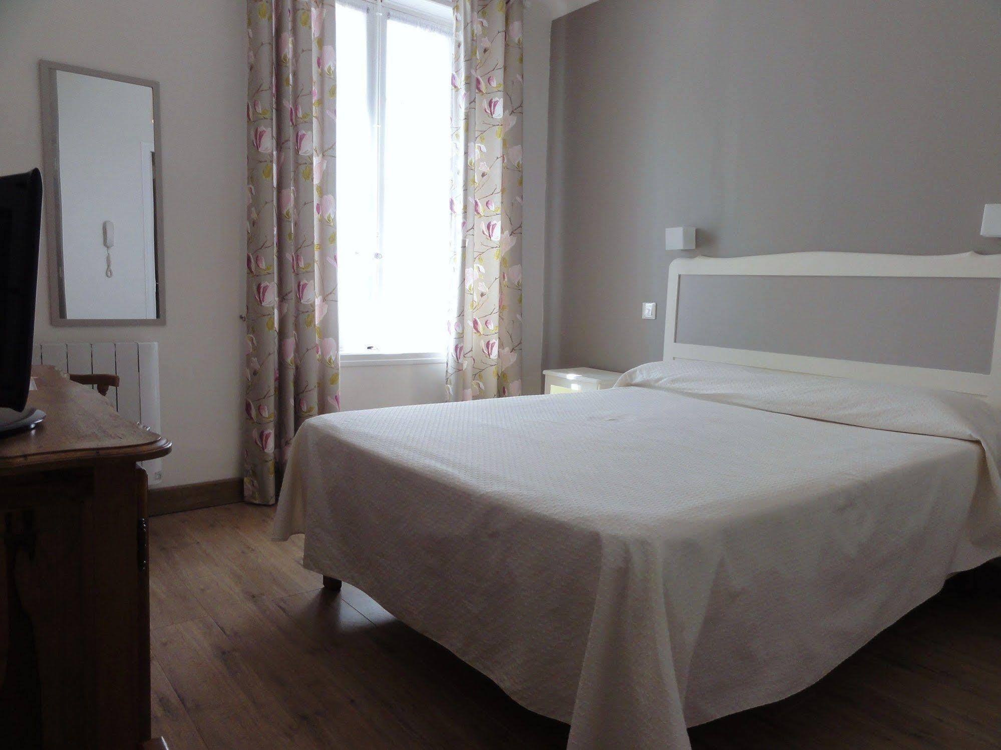 Les Echevins Hotel Тараскон Екстериор снимка