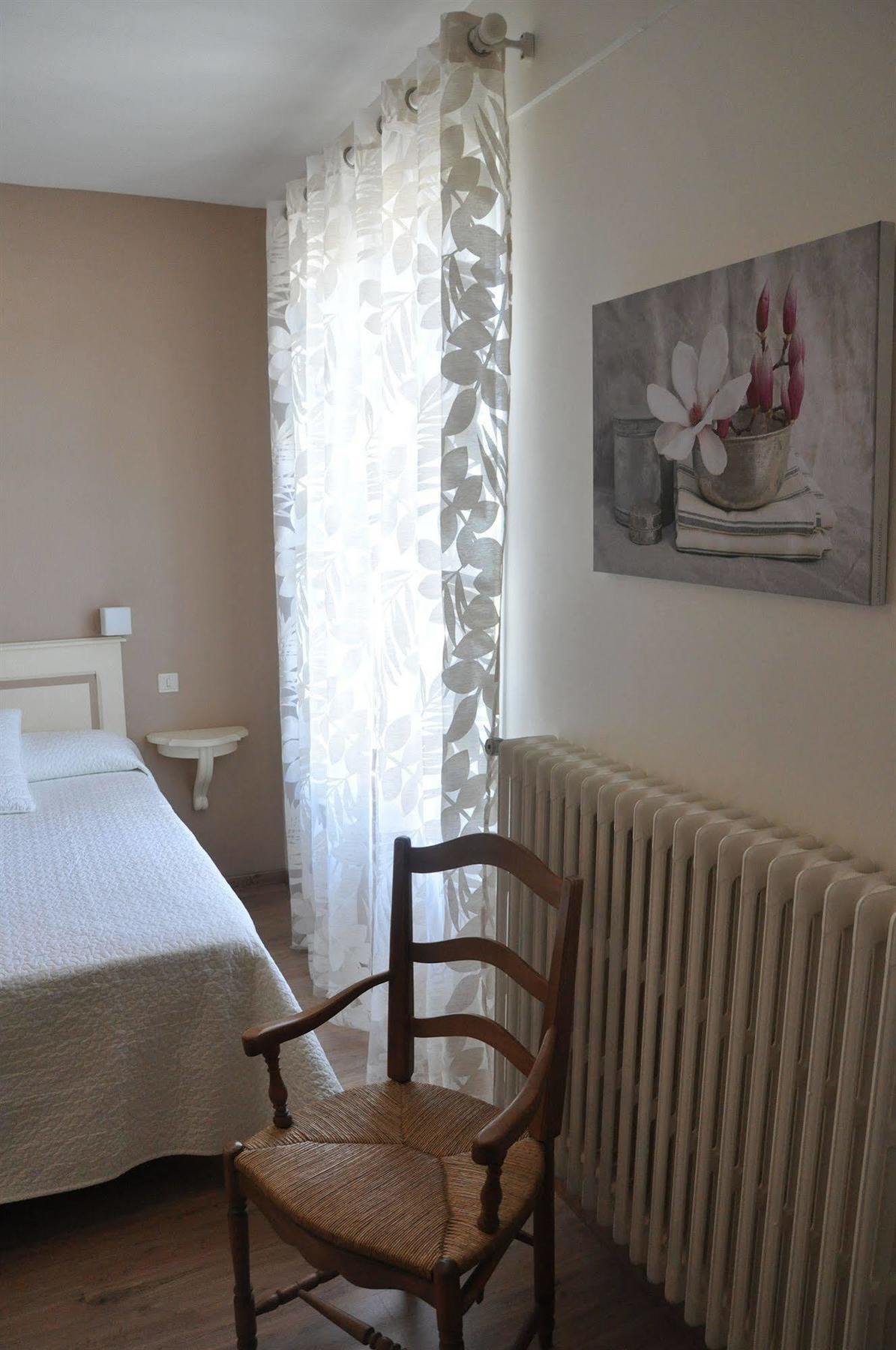 Les Echevins Hotel Тараскон Екстериор снимка